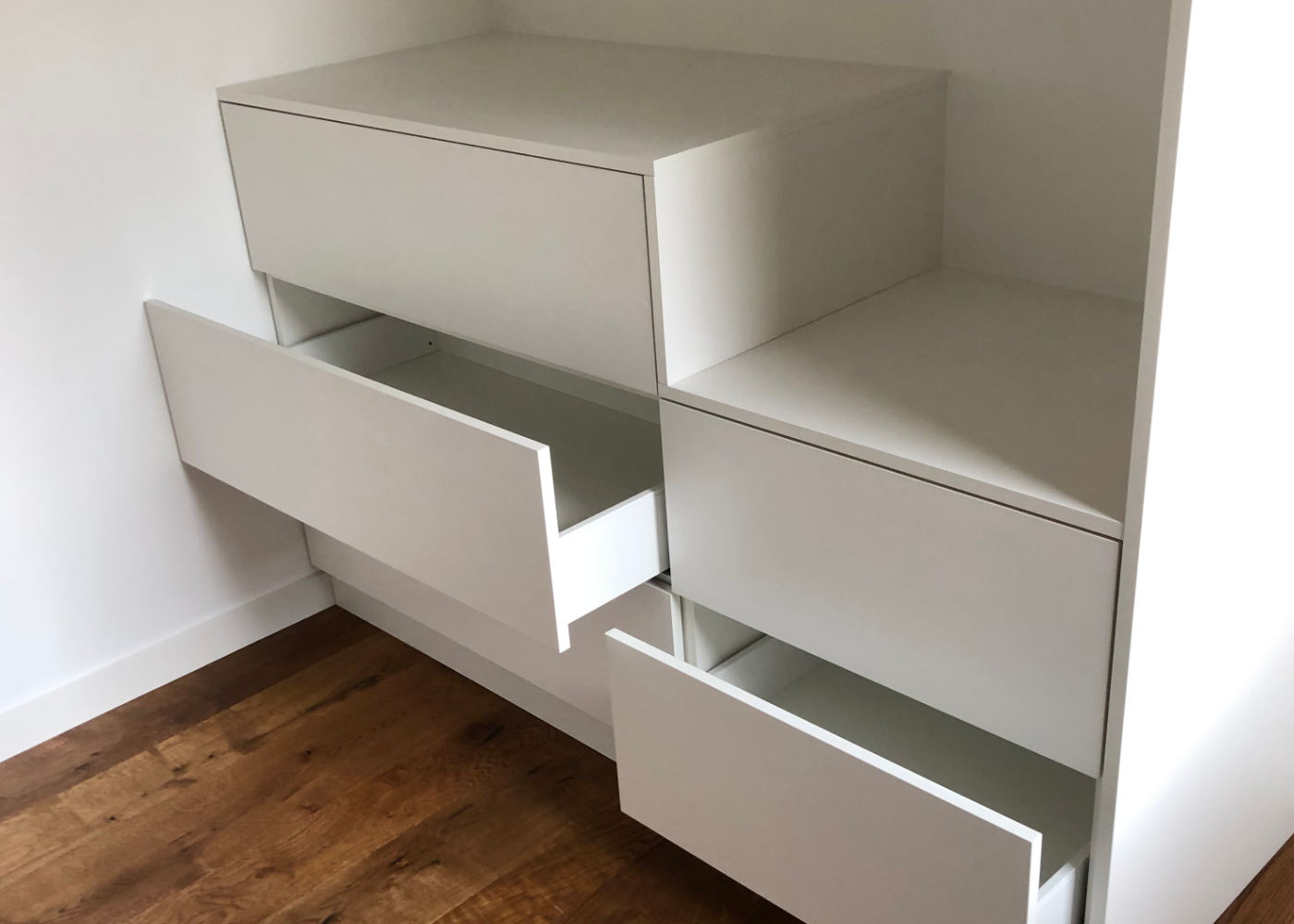 Schubladen Schrank